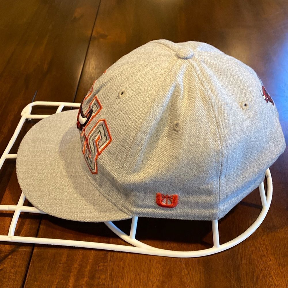 Ultra Game NBA Bulls SnapBack Baseball Cap - Picture 2 of 10